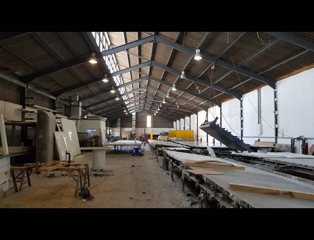 1,225M² FACTORY FOR SALE IN BELLVILLE SOUTH